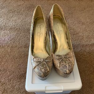 Jessica Simpson Snakeskin; Size 8